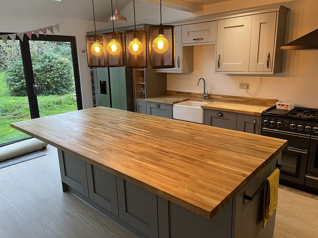 Islands & Peninsulas for kitchens